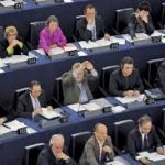 Sólo 97 eurodiputados de 751 reclaman una mayor transparencia a los lobbies que les presionan