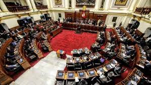 El Congreso de Perú aprobó quitar la inmunidad al presidente, los ministros y los congresistas